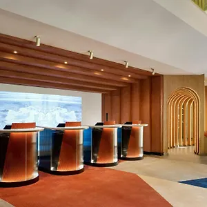 Montcalm East, Autograph Collection 5* Londen